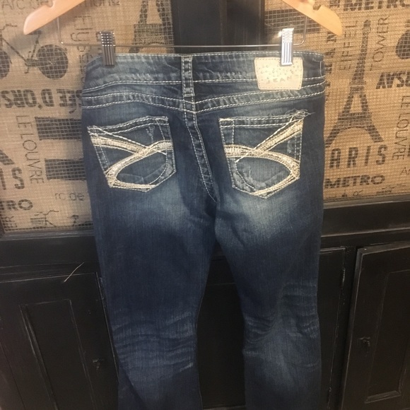 Silver Jean Size 26/ 31 Distressed Low Rise - Picture 2 of 3